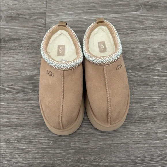 UGG Tan Slippers with Plush Lining UGG | Shoes | Ugg Tan Suede Slippers With Plush Lining  main image 2